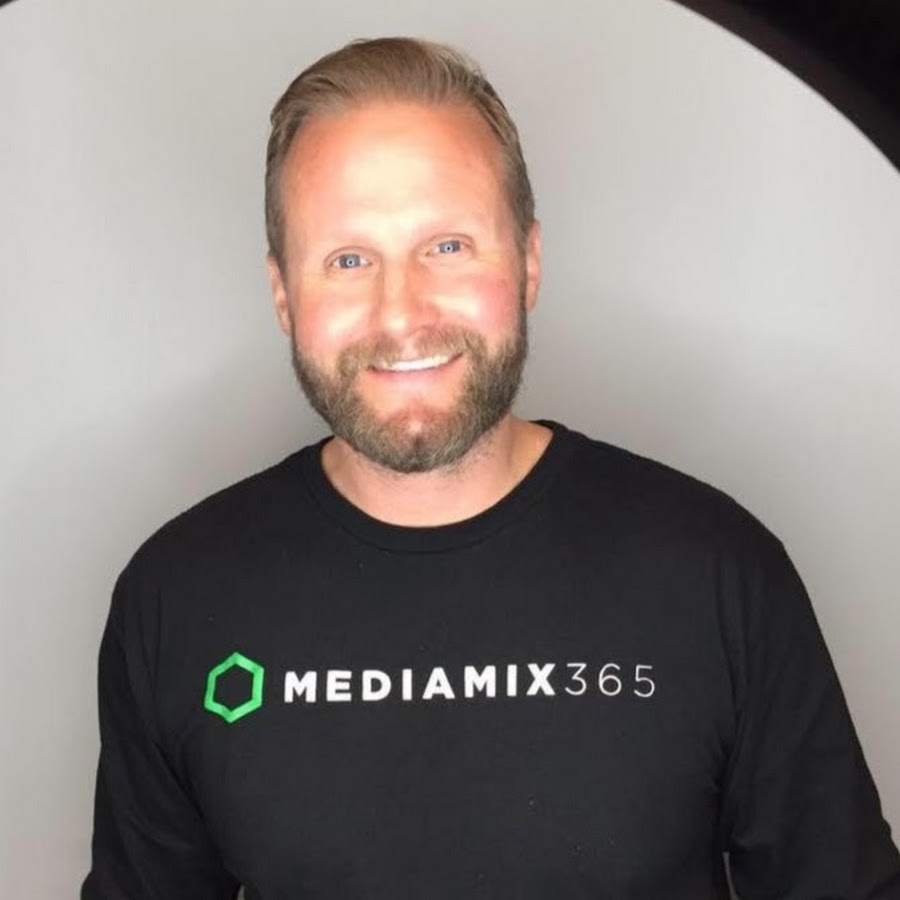 unnamed (27) Dropping Bombs Top Entrepreneur Podcast. From Resources to Relationships. Episode 105 with The Real Brad Lea (TRBL). Guest: Mike Calhoun